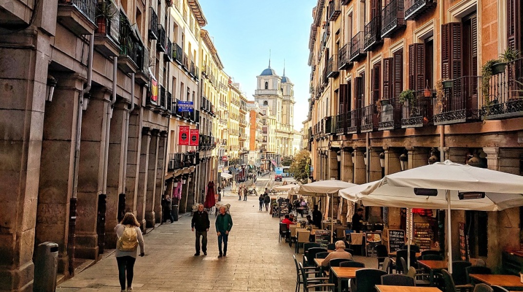 Ισπανία: Ανεβαίνει στα 1.167 ευρώ ο κατώτατος μισθός