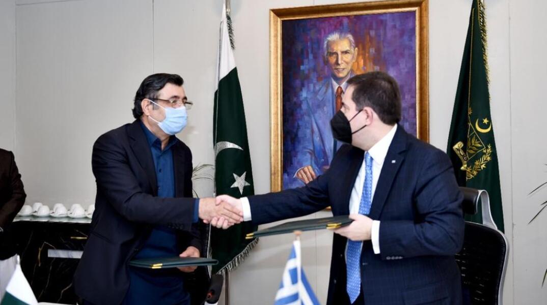 Νότης Μηταράκης