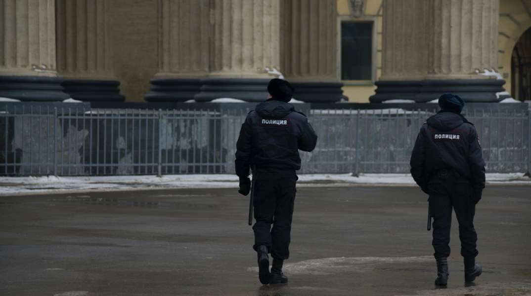 Ποινή φυλάκισης σε φεμινίστρια-ακτιβίστρια στη Ρωσία για κόκκινο θαυμαστικό