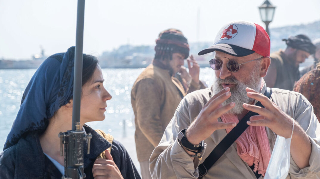 Ο σκηνοθέτης Γρηγόρης Καραντινάκης στα γυρίσματα της ταινίας Σμύρνη μου αγαπημένη