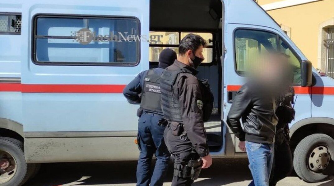 Απόδραση στα Χανιά: Οι δραπέτες μεταφέρονται στις φυλακές για να εκτίσουν την ποινή τους