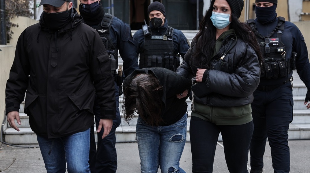 ΑΠΟΛΟΓΙΑ ΣΤΟΝ ΕΙΣΑΓΓΕΛΕΑ ΤΗΣ 29ΧΡΟΝΗΣ ΠΟΥ ΚΑΤΗΓΟΡΕΙΤΑΙ ΓΙΑ ΤΗΝ ΔΟΛΟΦΟΝΙΑ ΤΟΥ 7ΧΡΟΝΟΥ ΓΙΟΥ ΤΗΣ (ΒΑΣΙΛΗΣ ΡΕΜΠΑΠΗΣ/EUROKINISSI)