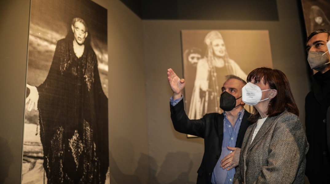 ΕΠΙΣΚΕΨΗ ΤΗΣ ΠτΔ ΚΑΤΕΡΙΝΑΣ ΣΑΚΕΛΛΑΡΟΠΟΥΛΟΥ ΣΤΗΝ ΕΚΘΕΣΗ ''ΜΕΛΙΝΑ ΜΕΡΚΟΥΡΗ'' ΣΤΗΝ ΤΕΧΝΟΠΟΛΗ ΑΘΗΝΩΝ (EUROKINISSI / ΓΡΑΦΕΙΟ ΤΥΠΟΥ ΠΡΟΕΔΡΙΑ ΔΗΜΟΚΡΑΤΙΑΣ / ΘΟΔΩΡΗΣ ΜΑΝΟΛΟΠΟΥΛΟΣ)