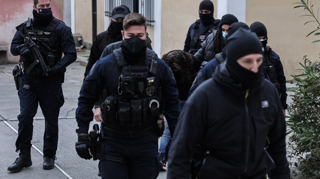 Απολογία στον εισαγγελέα της 29χρονης που φέρεται να σκότωσε τον 7χρονο γιο της μαζί με τον σύντροφό της