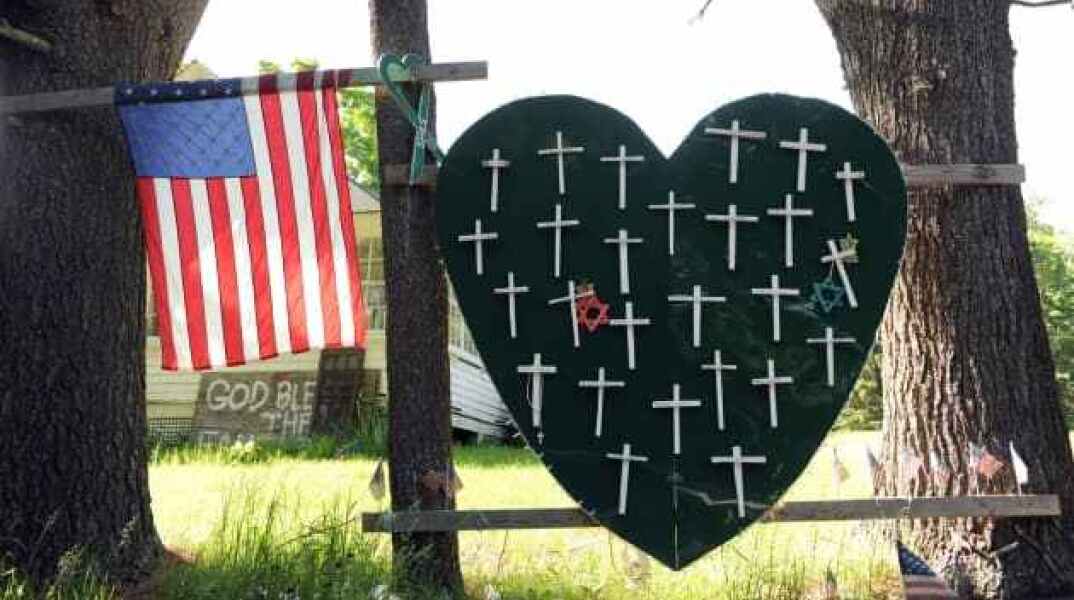 ΗΠΑ: Η αμερικανική οπλοβιομηχανία Remington κατέληξε σε συμφωνία με τις οικογένειες των θυμάτων του μακελειού στο Sandy Hook το 2012	