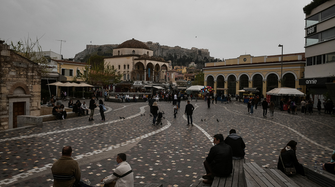 Πολίτες στο κέντρο της Αθήνας