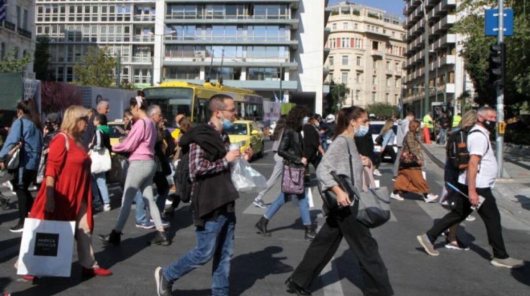 Πολίτες στην Αθήνα © Eurokinissi   