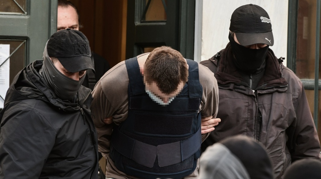 Δολοφονία 7χρονου Ανδρέα στην Κυψέλη: Ο 33χρονος καθ' ομολογία δράστης φεύγει από τα δικαστήρια μετά την απολογία του εν μέσω αποδοκιμασιών