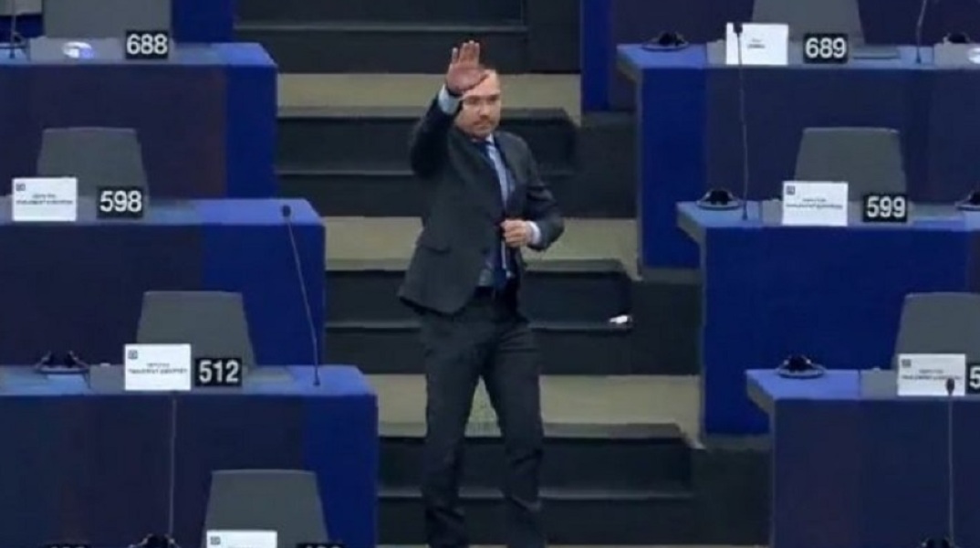 Ναζιστικός χαιρετισμός μέσα στο Ευρωπαϊκό Κοινοβούλιο 