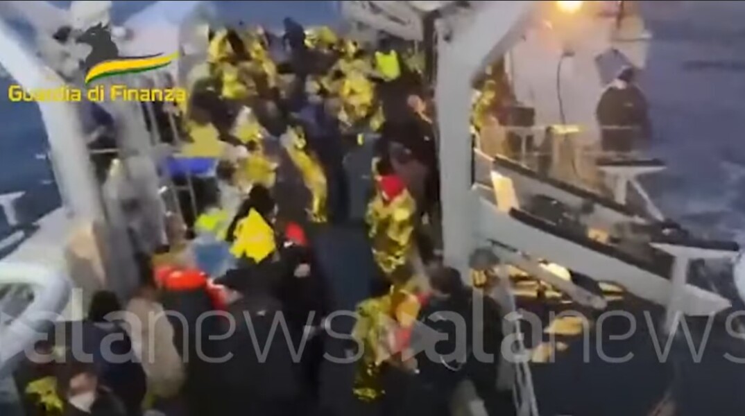 Βίντεο ντοκουμέντο από την επιχείρηση διάσωσης των επιβατών του Euroferry Olympia