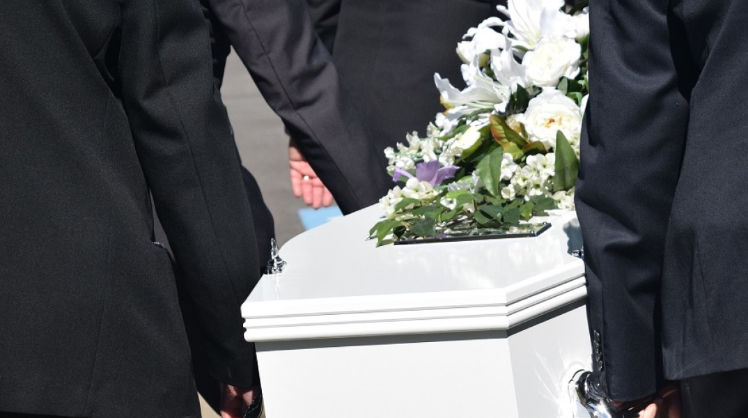 Πτολεμαΐδα: Αντί για τον πατέρα του έθαψαν άλλον νεκρό