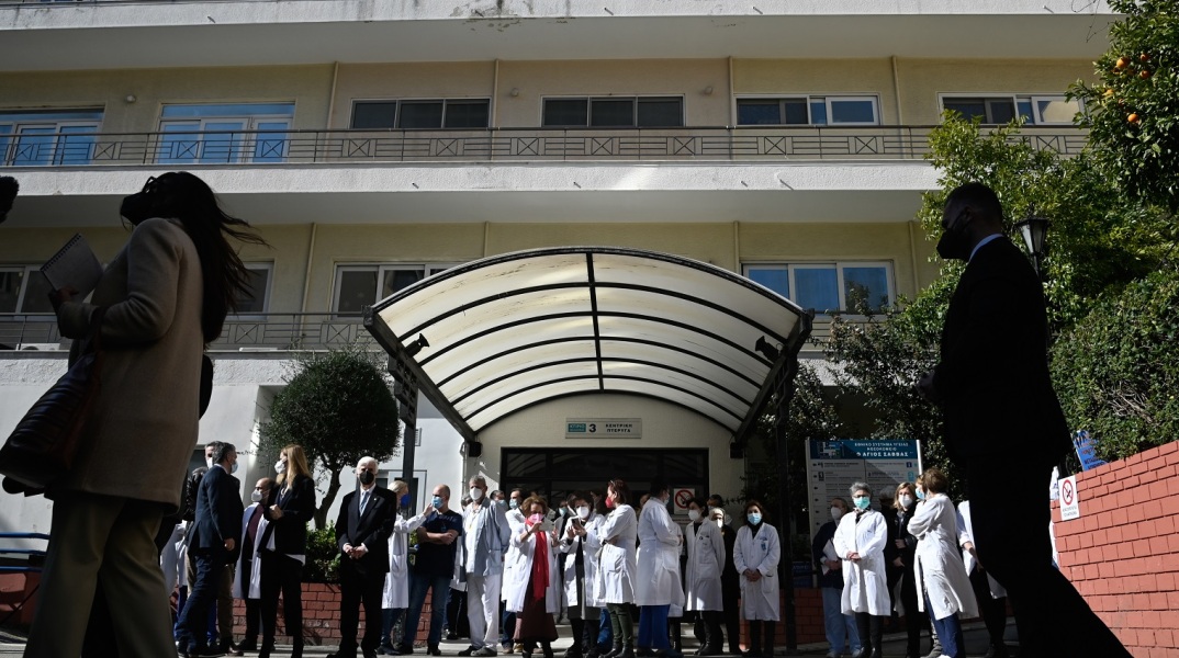 Άγιος Σάββας: Η οικογένεια Γιάννας και Θεόδωρου Αγγελόπουλου δώρισε στο αντικαρκινικό - ογκολογικό νοσοκομείο τέσσερα μηχανήματα υψηλής τεχνολογίας. 