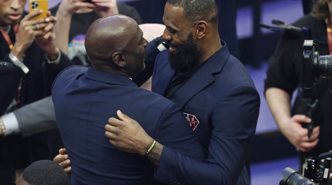 Ο ΛεΜπρόν Τζέιμς και ο Μάικλ Τζόρνταν