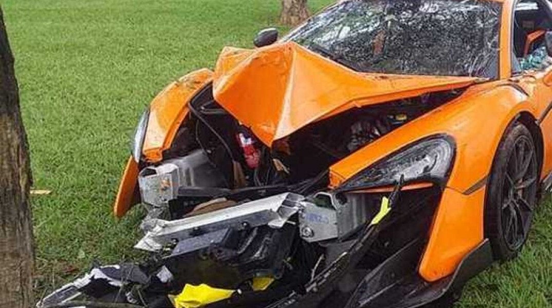 Ο Παουλίνιο έκανε σμπαράλια McLaren αξίας 600.000€ (video)