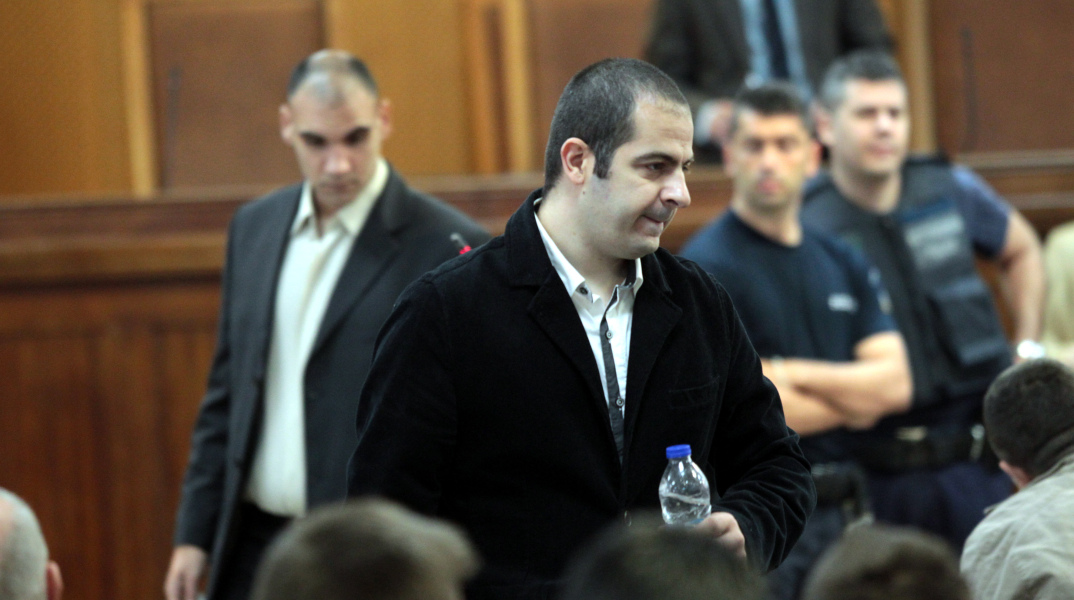 Ο πυρηνάρχης Νίκαιας της Χρυσής Αυγής, Γιώργος Πατέλης στο δικαστήριο