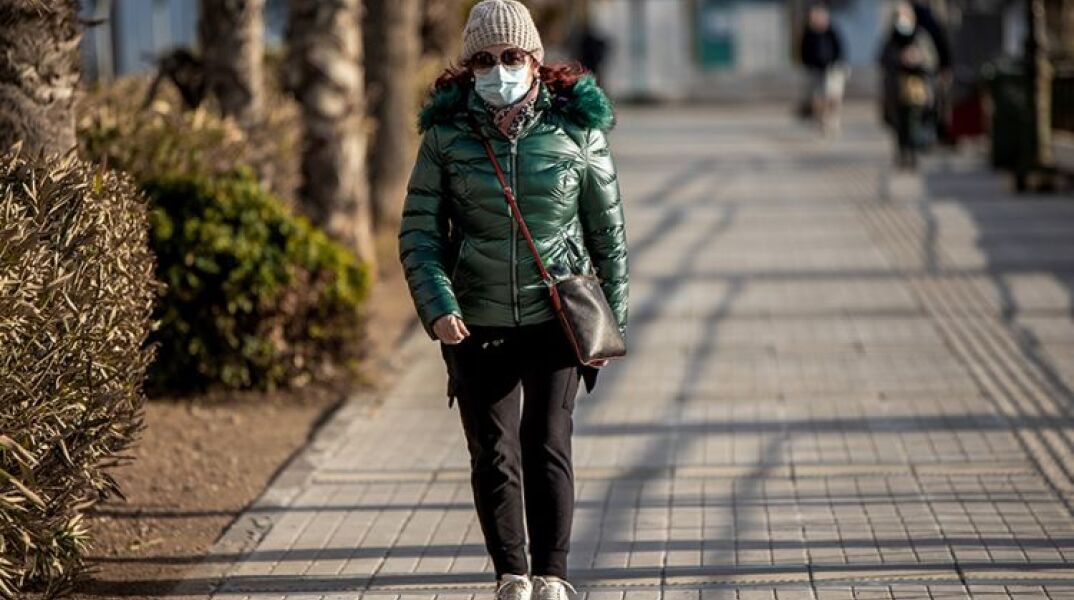 Πολίτες με μάσκα