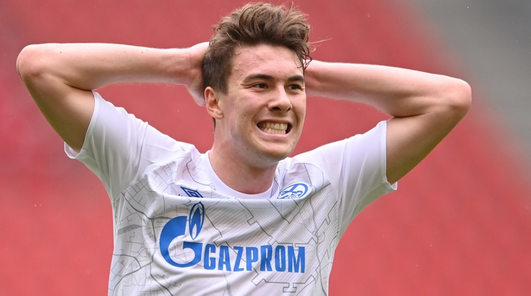 Ρωσική εισβολή στην Ουκρανία: Η Σάλκε αφαιρεί το όνομα της Gazprom από τις φανέλες της