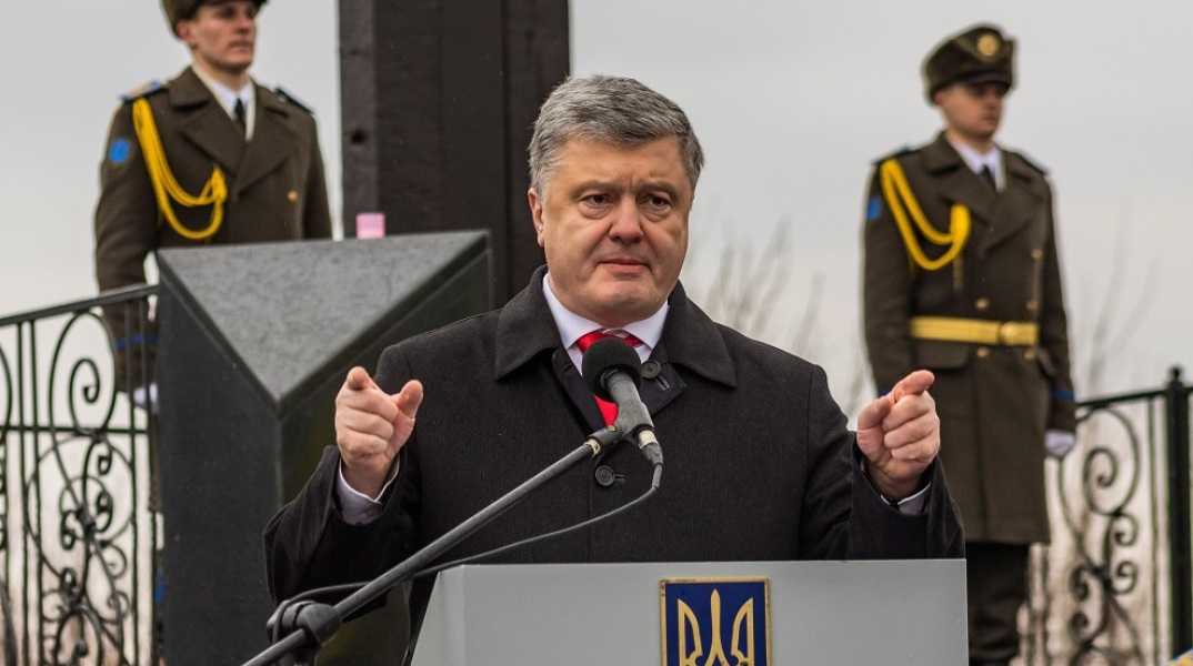 ο πρώην πρόεδρος της Ουκρανίας Πέτρο Ποροσένκο, επικεφαλής μιας εθελοντικής πολιτοφυλακής
