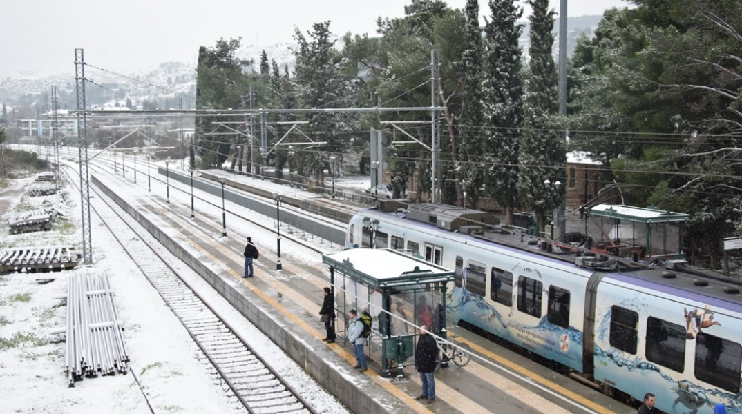Χιόνια στις γραμμές τρένου