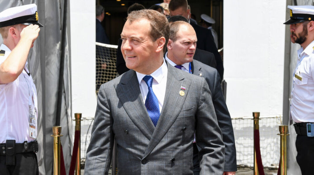 Ο Μεντβέντεφ απειλεί τη Δύση: Κατάσχεση κεφαλαίων ξένων πολιτών και εταιρειών στη Ρωσία -Η εισβολή θα συνεχιστεί 