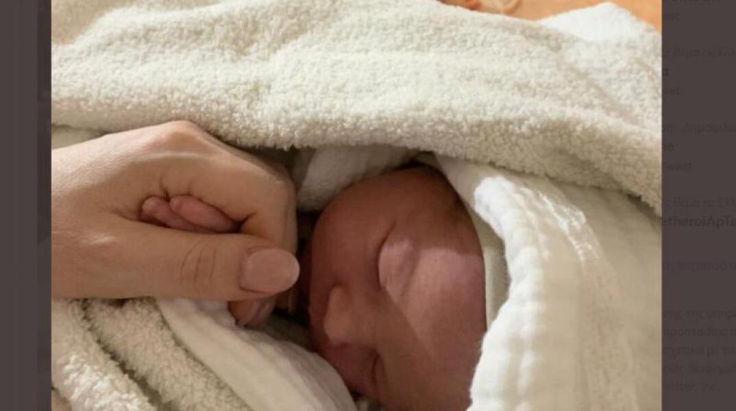 Το θαύμα της ζωής μέσα στον πόλεμο: Μωρό γεννήθηκε σε καταφύγιο στο Κίεβο