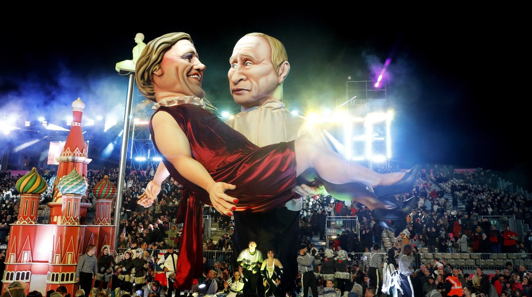 Ομοιώματα του Βλαντιμίρ Πούτιν και του Ζεράρ Ντεπαρτιέ στο καρναβάλι της Νίκαιας