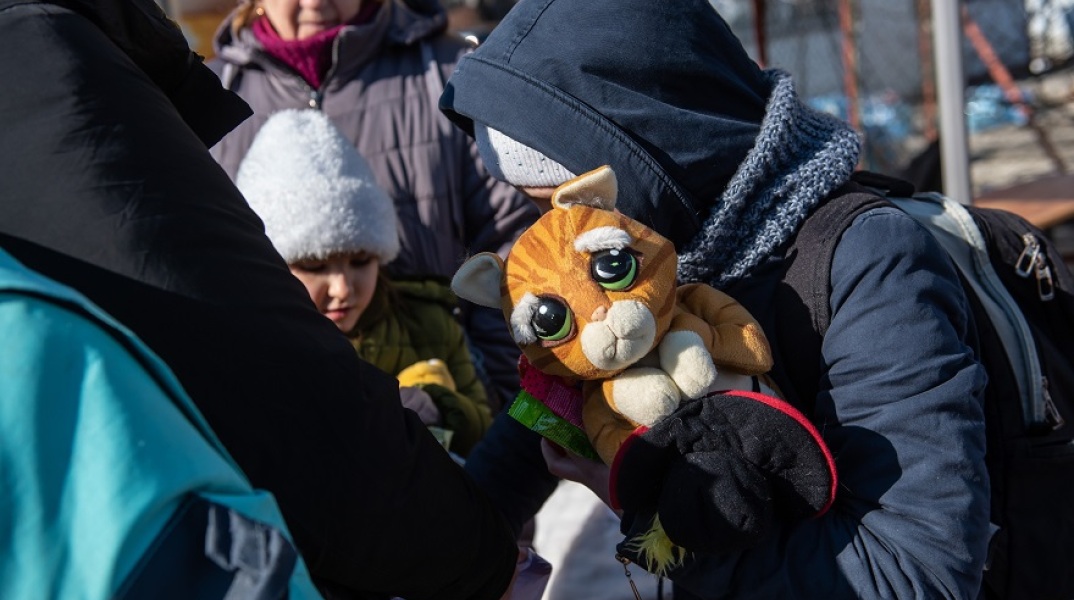 Πόλεμος στην Ουκρανία: Τουλάχιστον 500.000 πρόσφυγες έχουν καταγραφεί από την Ύπατη Αρμοστεία του ΟΗΕ.