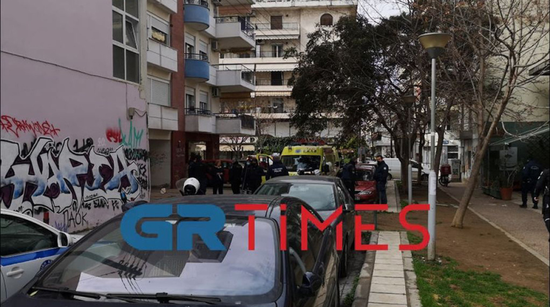 Θεσσαλονίκη: 45χρονη γυναίκα έπεσε από τον πέμπτο όροφο και σκοτώθηκε