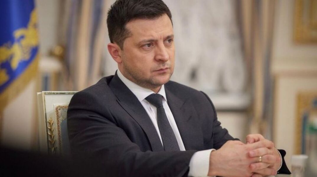 Ο Ζελένσκι υπέγραψε την αίτηση για ένταξη της Ουκρανίας στην ΕΕ