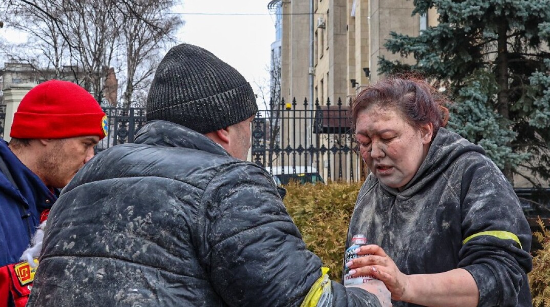 Βομβαρδισμοί στην Ουκρανία - Πολίτης στο Χάρκοβο