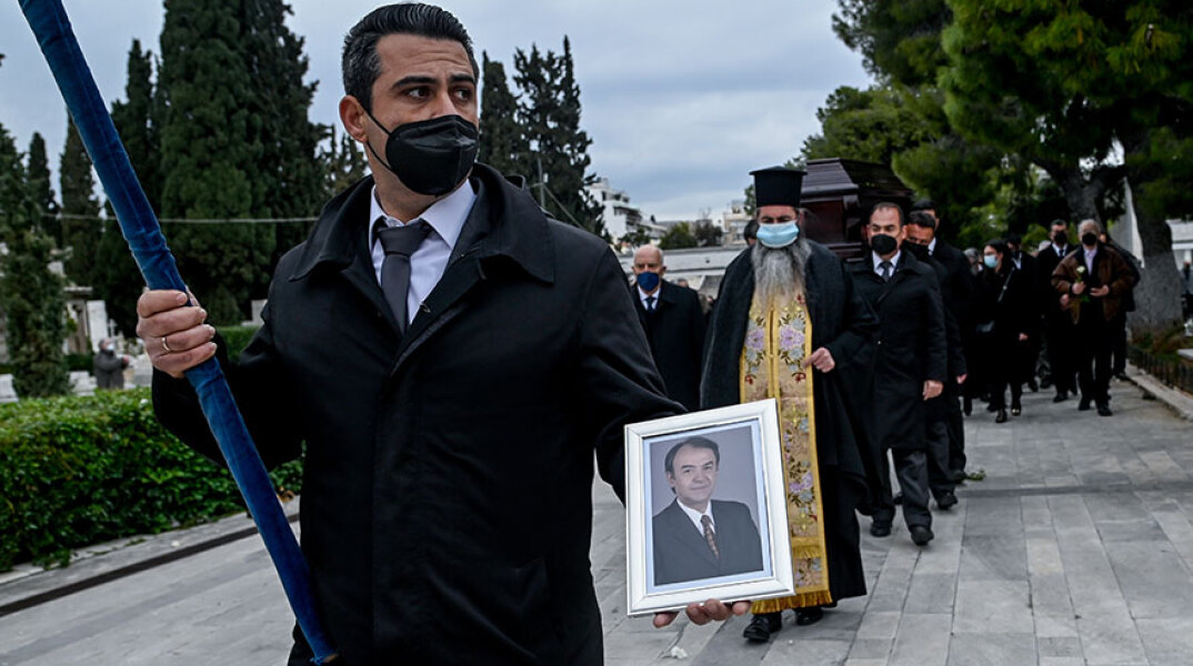 Δημήτρης Τσοβόλας: Στο Α' Νεκροταφείο Αθηνών η κηδεία του