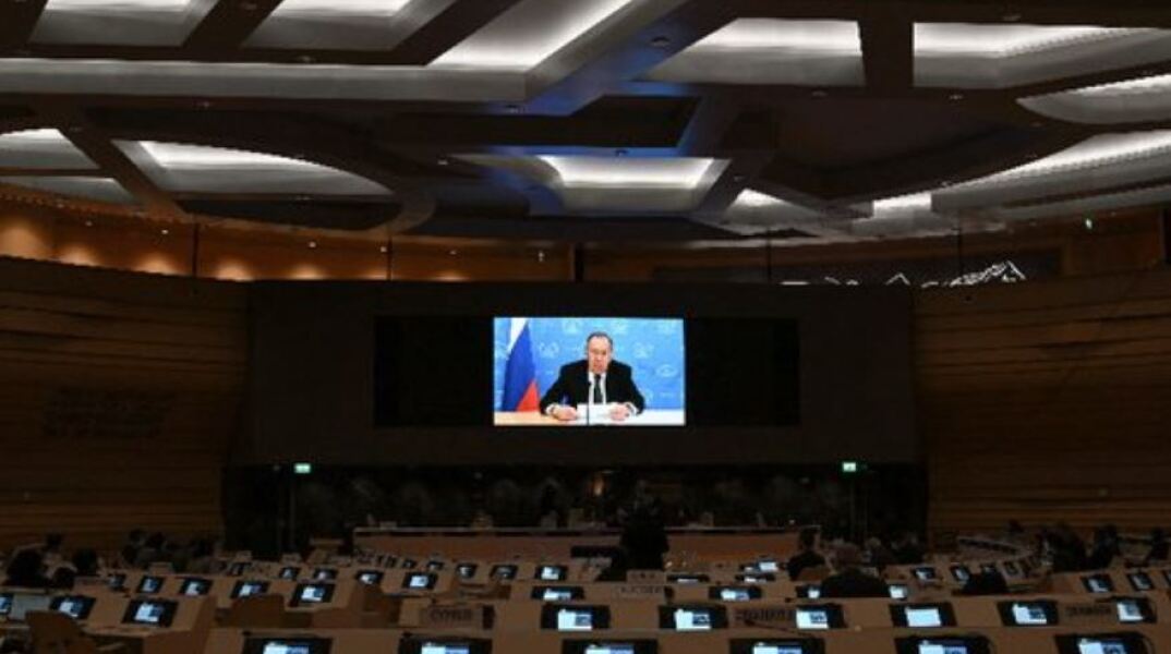 Πόλεμος Ουκρανία: Διπλωμάτες έφυγαν από την αίθουσα κατά την ομιλία Λαβρόφ στον ΟΗΕ