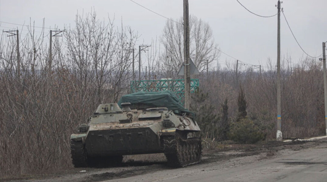Κατεστραμμένο ρωσικό άρμα μάχης στην Ουκρανία