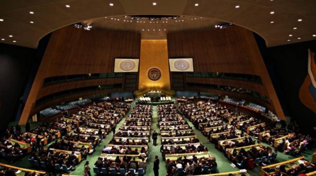ΟΗΕ: Η Γενική Συνέλευση του ΟΗΕ «απαιτεί» με συντριπτική πλειοψηφία από τη Ρωσία να τερματίσει τον πόλεμο στην Ουκρανία (ψήφισμα)