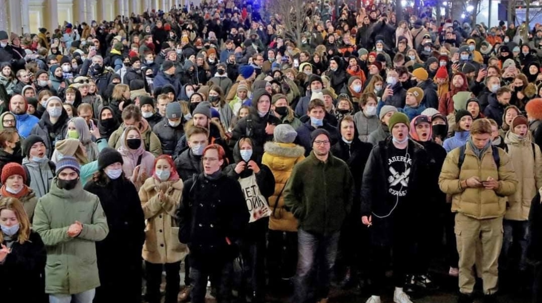 Διαδήλωση Ρώσων στην Αγία Πετρούπολη κατά του πολέμου στην Ουκρανία