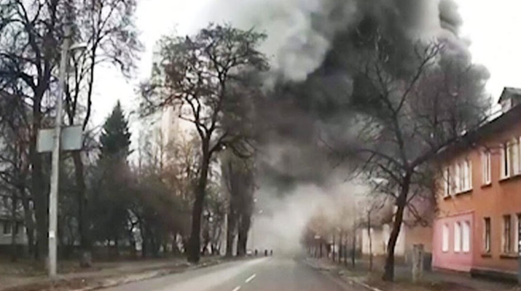Ουκρανία: Ισχυρή έκρηξη μετά τον ρωσικό βομβαρδισμό στο Τσερνίχιφ