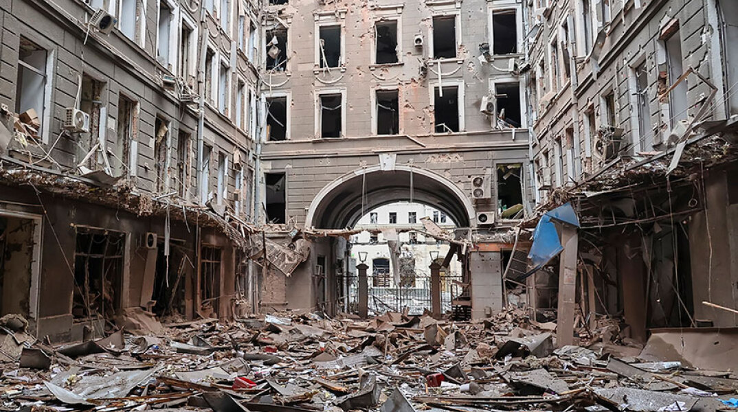 Πόλεμος στην Ουκρανία - Βομβαρδισμός στο Χάρκοβο