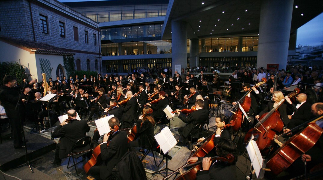 Καταγγελία: Συνδικαλιστές του ΚΚΕ δεν επιτρέπουν στην Συμφωνική Ορχήστρα του Δήμου Αθηναίων να παίξει τον ύμνο της Ουκρανίας – H ανάρτηση του Μάνου Επιτροπάκη.