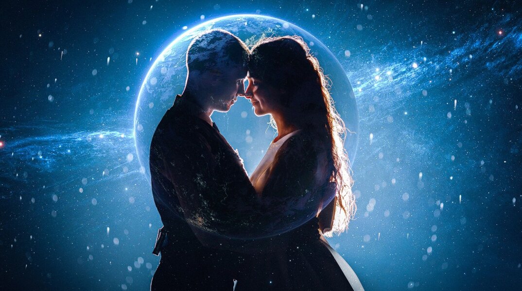 Ζευγάρι που αγκαλιάζεται