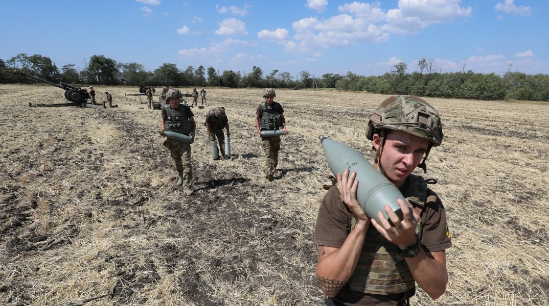 Ακροδεξιοί στην Ουκρανία σε πολεμική άσκηση