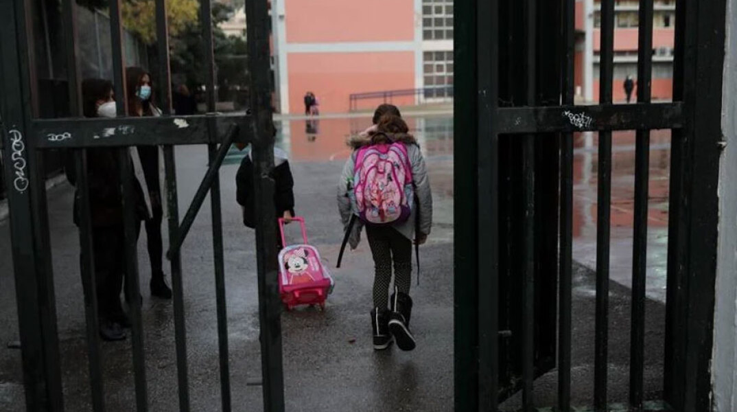 Το 30% από τα νέα κρούσματα κορωνοϊού σε παιδιά ηλικίας 4-18 ετών την εβδομάδα 28.02 με 06.03