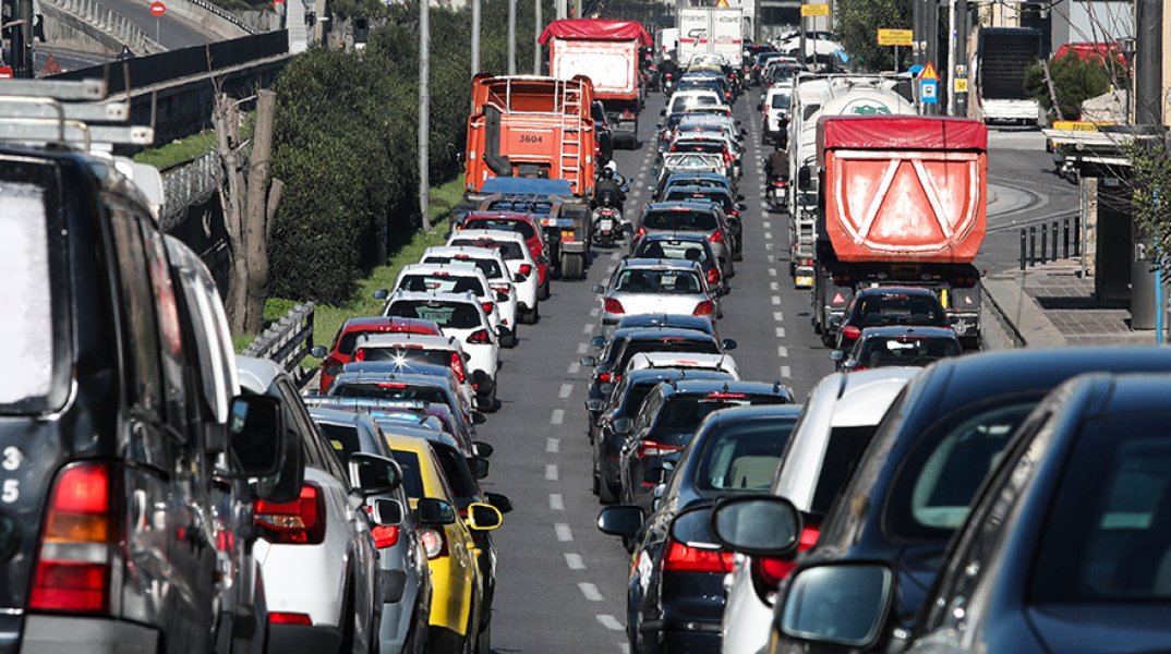 Κίνηση στους δρόμους της Αθήνας (Φωτογραφία Αρχείου)
