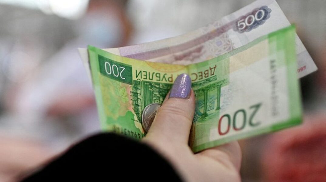 Ρωσία-Ουκρανία: Η ρωσική οικονομία βρίσκεται σε κατάσταση "σοκ" λόγω ενός πρωτοφανούς οικονομικού πολέμου, λέει το Κρεμλίνο	