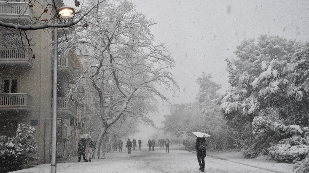 Κακοκαιρία: Χιόνια στο κέντρο της Αθήνας
