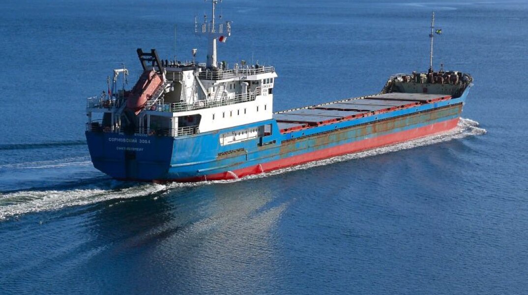 Ria Novosti: Ρωσικό εμπορικό πλοιο δέχθηκε ουκρανικά πυρά στην Αζοφική Θάλασσα