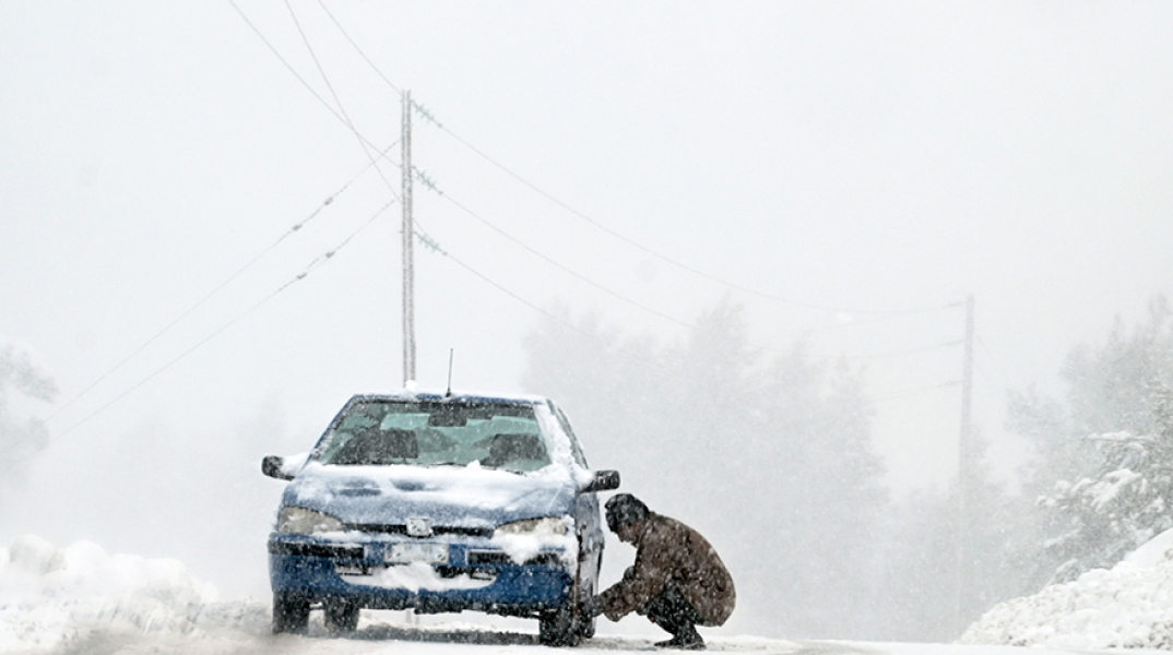 Κακοκαιρία «Φίλιππος»: Πυκνή χιονόπτωση στην Αττική