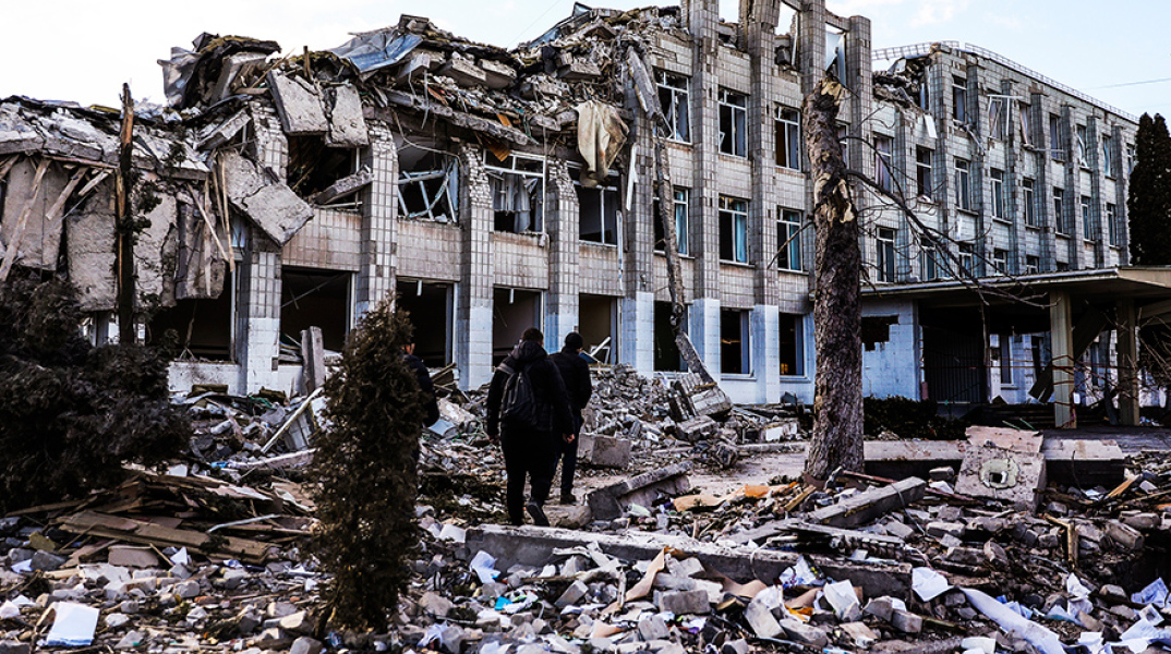 Εισβολή στην Ουκρανία: Βομβαρδισμοί σε ουκρανικές πόλεις 