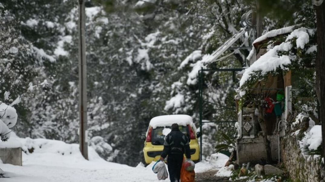 Καιρός: Χειμωνιάτικος θα συνεχίσει να είναι και αύριο, Δευτέρα 14 Μαρτίου, σε όλη την Ελλάδα.