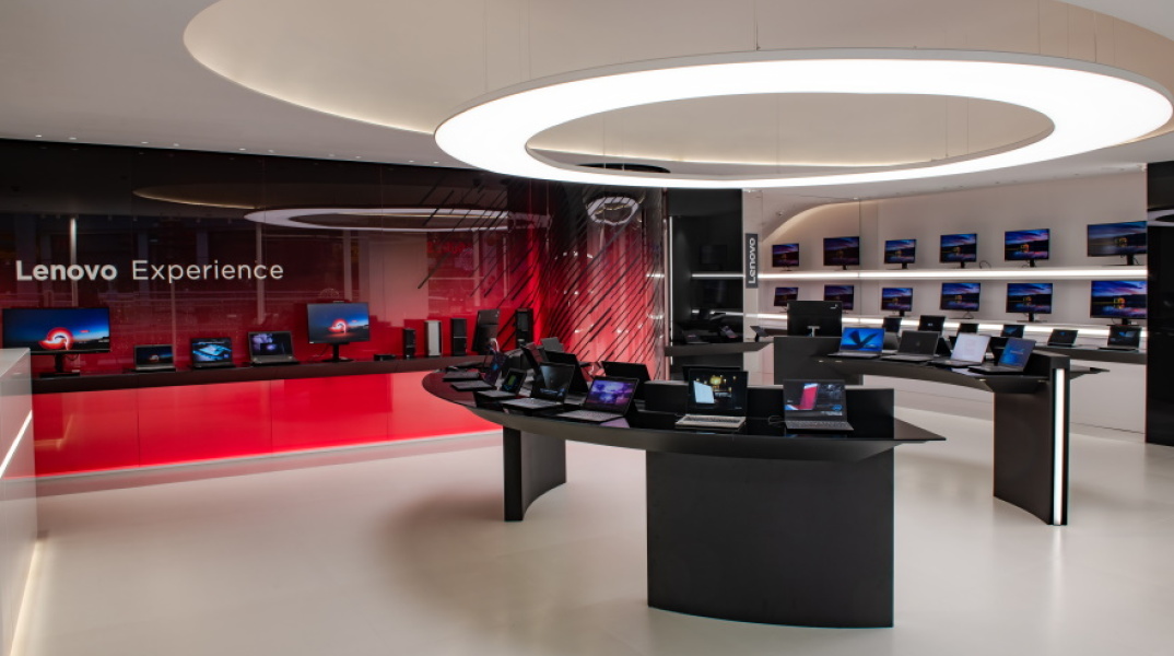 Το εσωτερικό του καταστήματος της Lenovo.