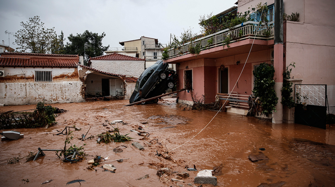 Φονική πλημμύρα στη Μάνδρα